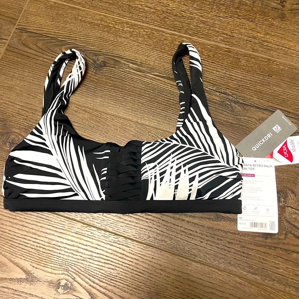 Athleta bikini top size medium new with tags.
